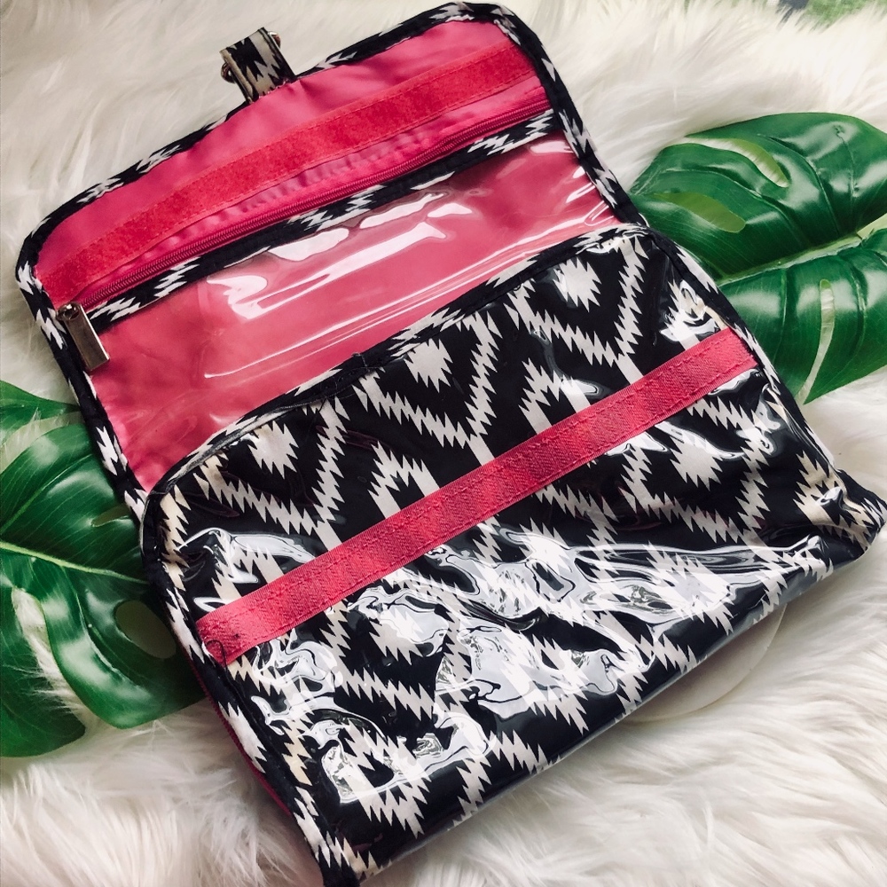 the macbeth collection hanging make up